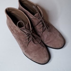 White Mountain Ankle Boots